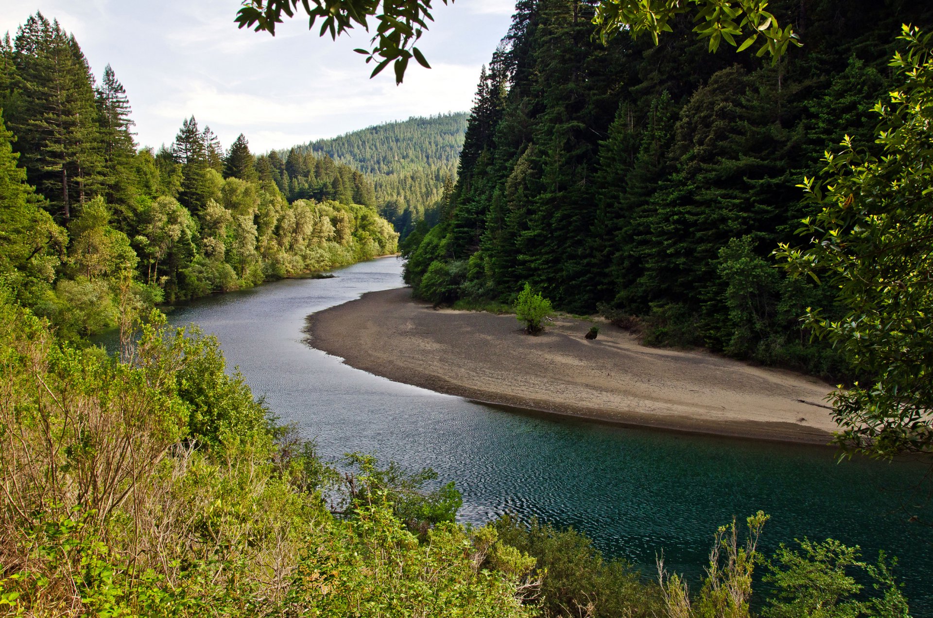 ciel montagnes pente forêt rivière