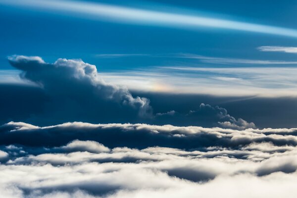 Paisaje en el cielo de las nubes