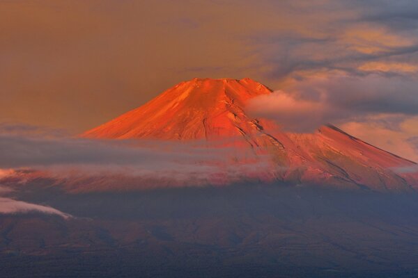 La montaña más alta de Japón