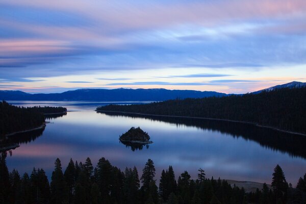 Schöner Sonnenuntergang am Lake Tahoe