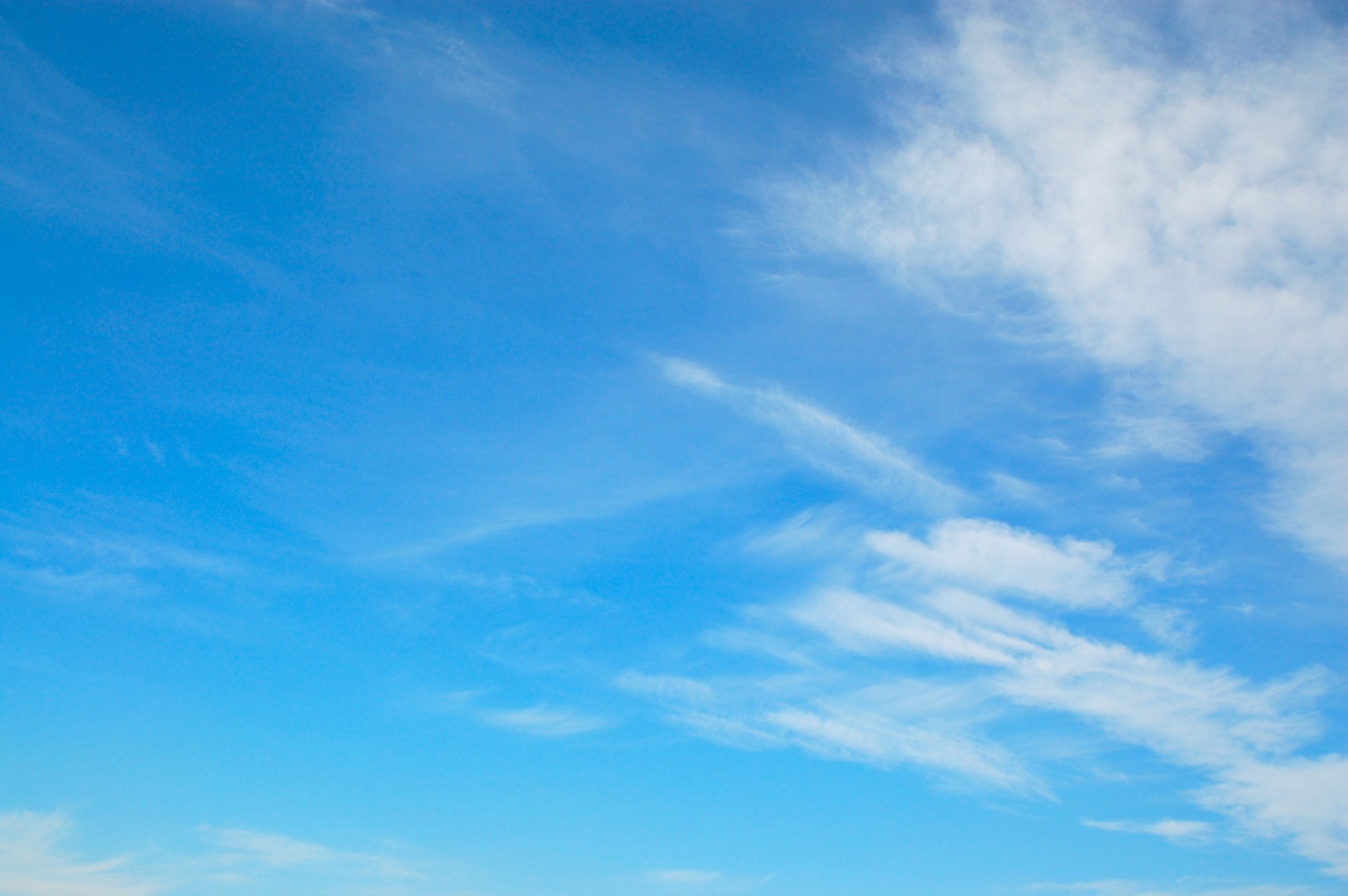 cielo azul nubes infinito