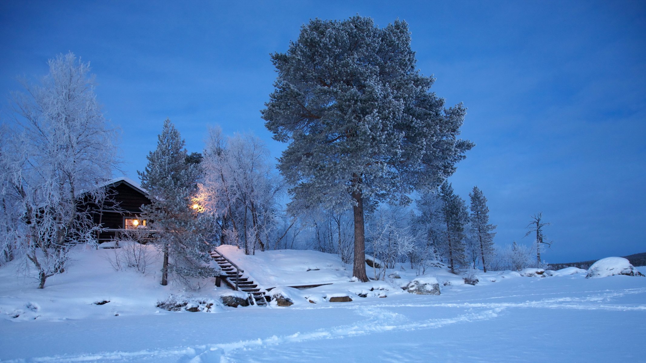 invierno finlandia nieve laponia cabaña