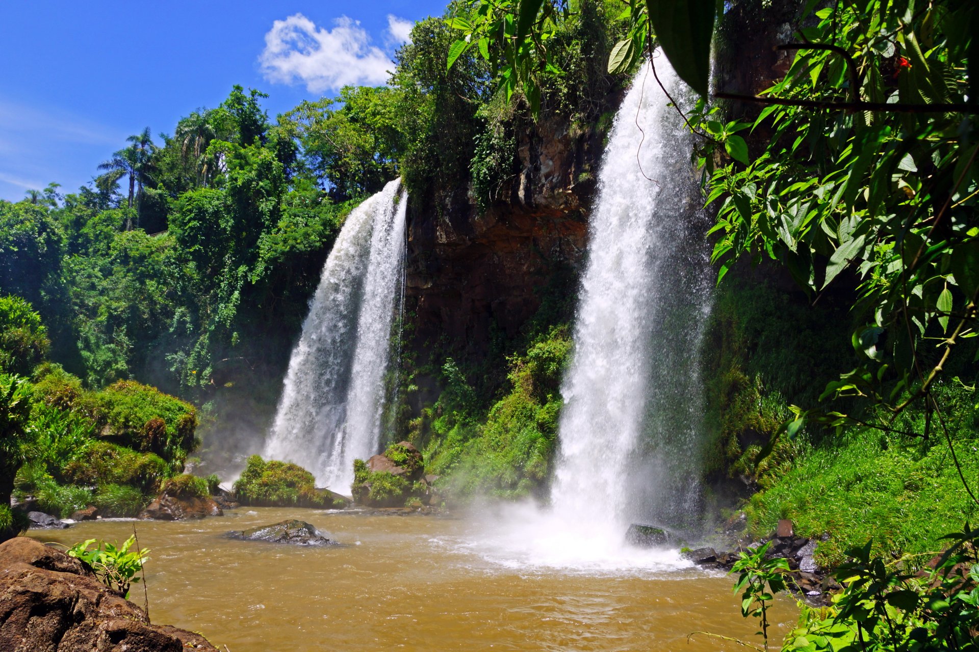 argentina iguazú naturaleza cascada agua piedras árboles