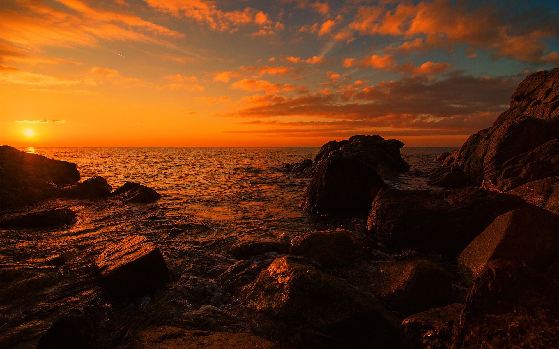 mer côte pierres coucher de soleil nuages rochers