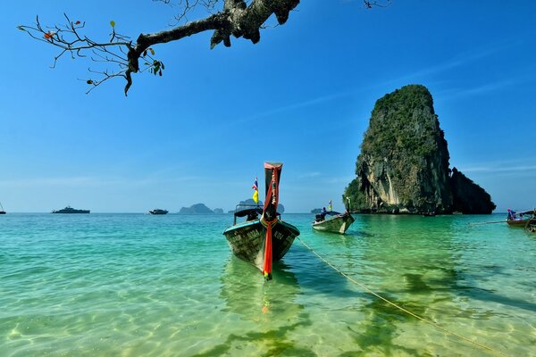 Bootsfahrt nach Ostrau in Thailand