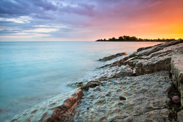 Waves on the sea against the horizon