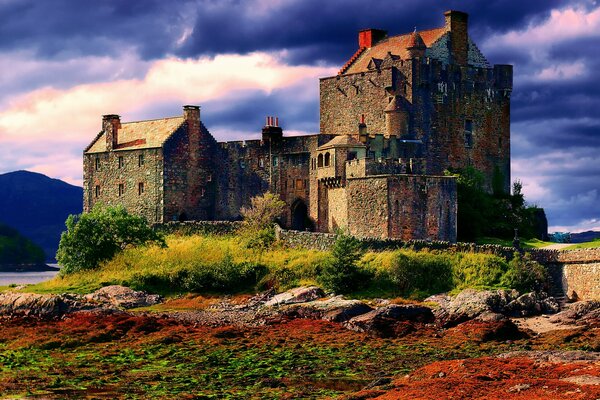 Castello scozzese a metà settembre