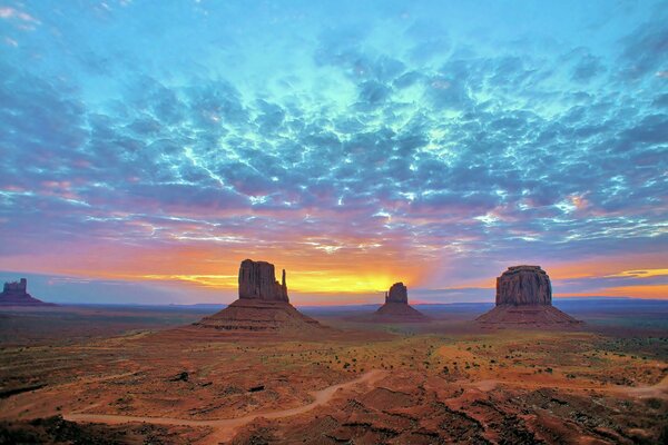 Aube sur la réserve de la tribu Navajo