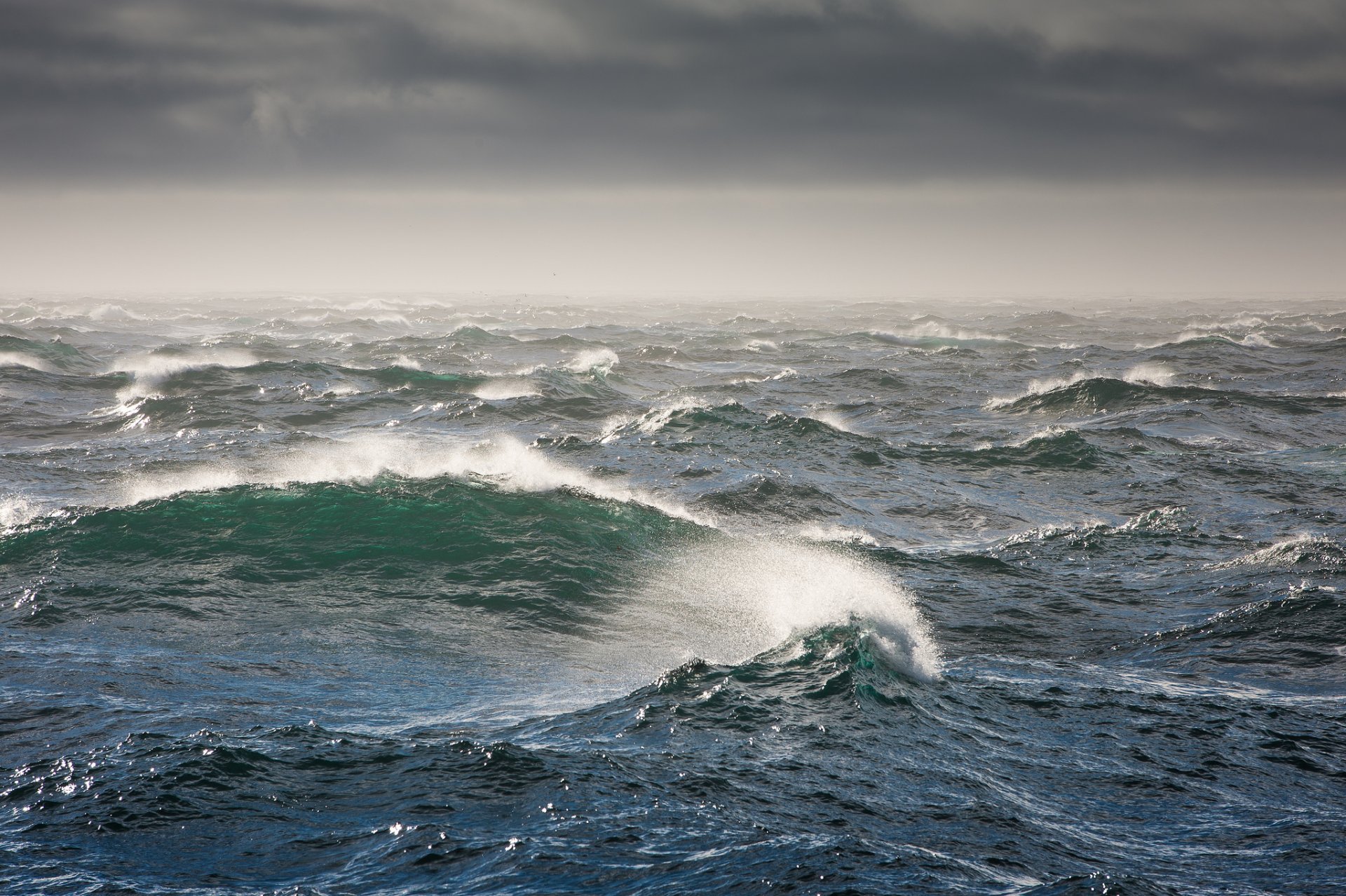 mar de bering olas tormenta