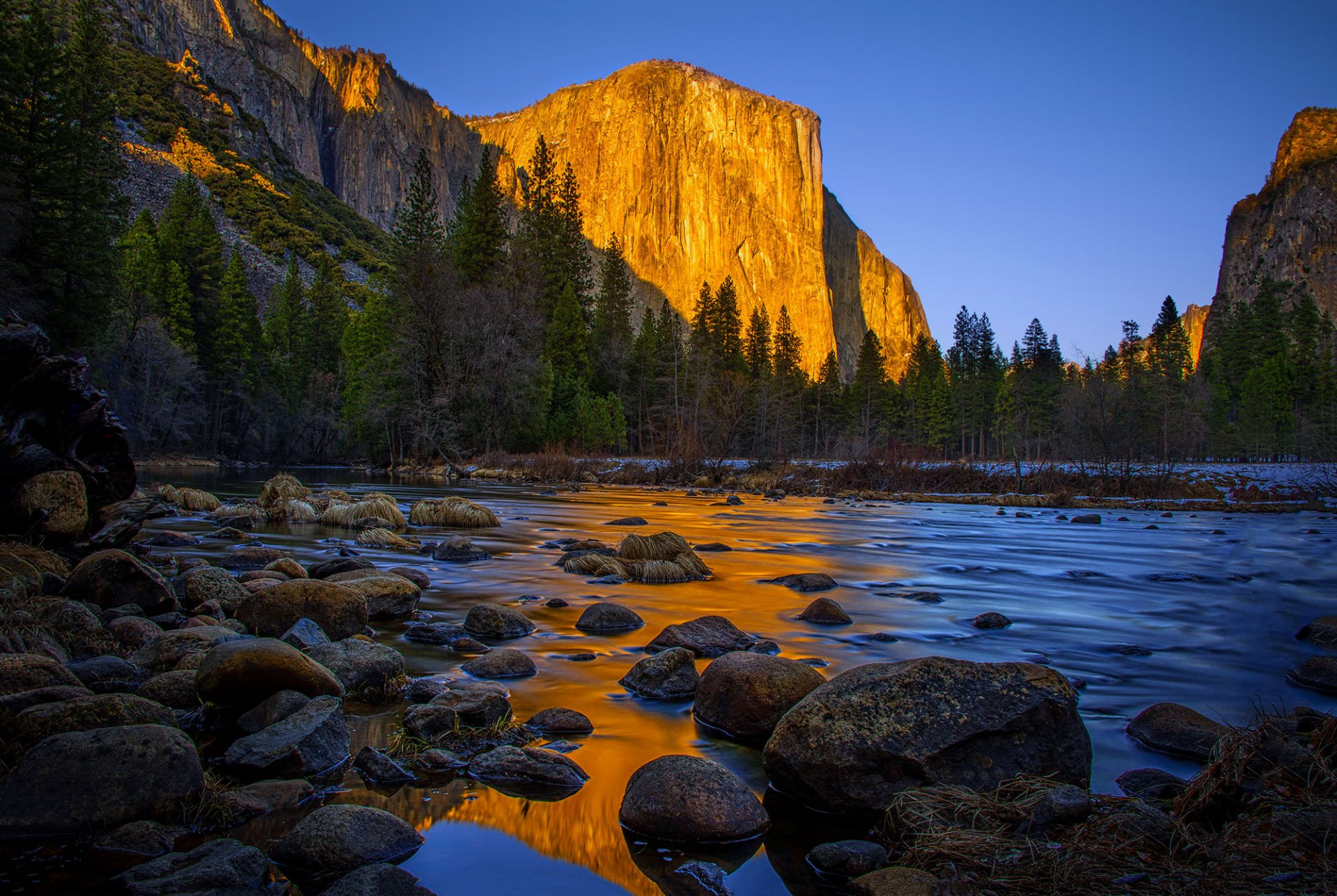 parco nazionale di yosemite california sierra nevada yosemite parco nazionale fiume alberi montagna raggi del tramonto sole