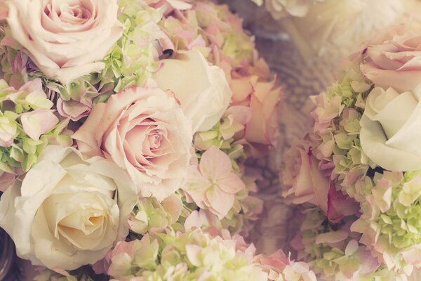 Ramo de rosas diferentes para la boda