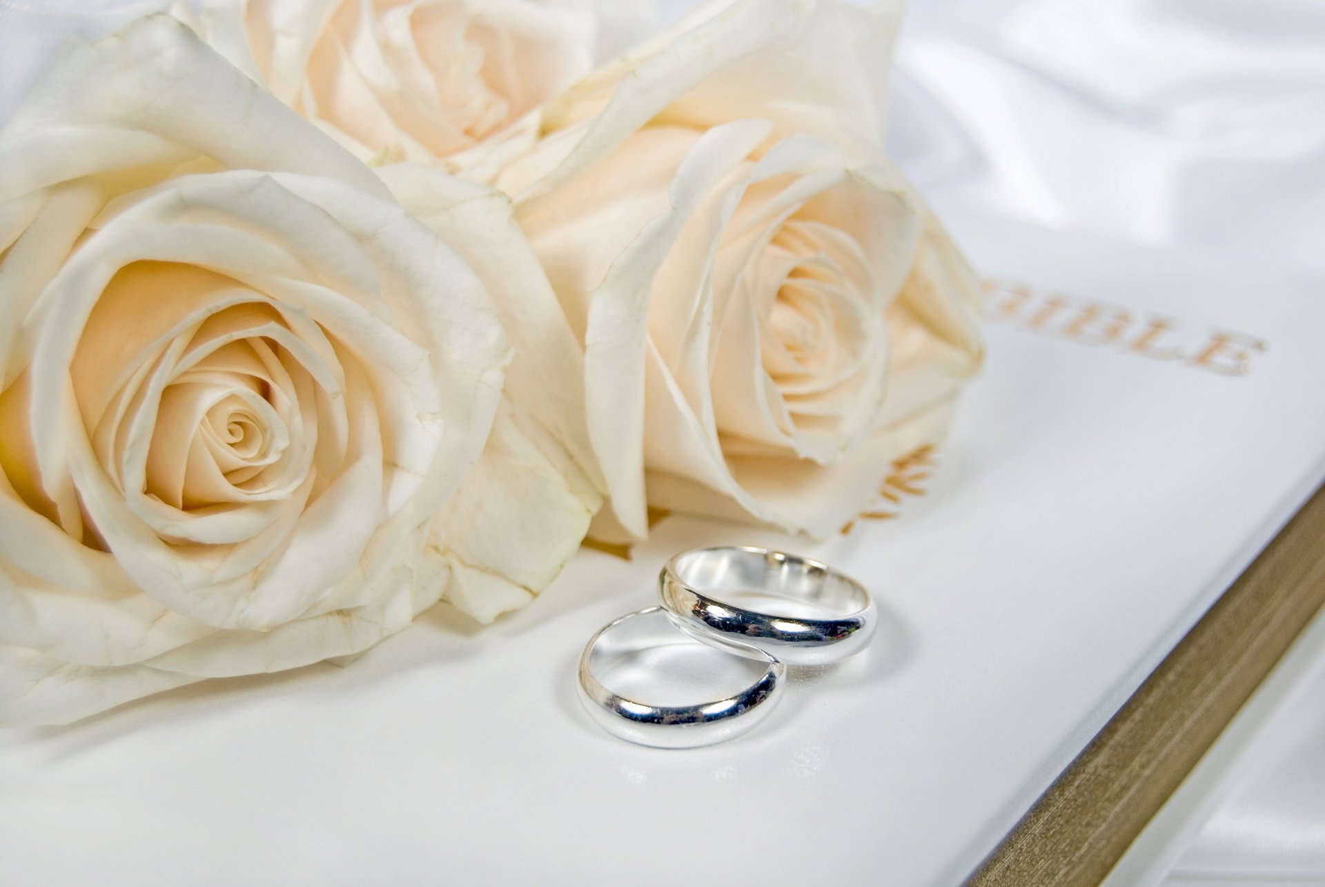 wedding rings flower