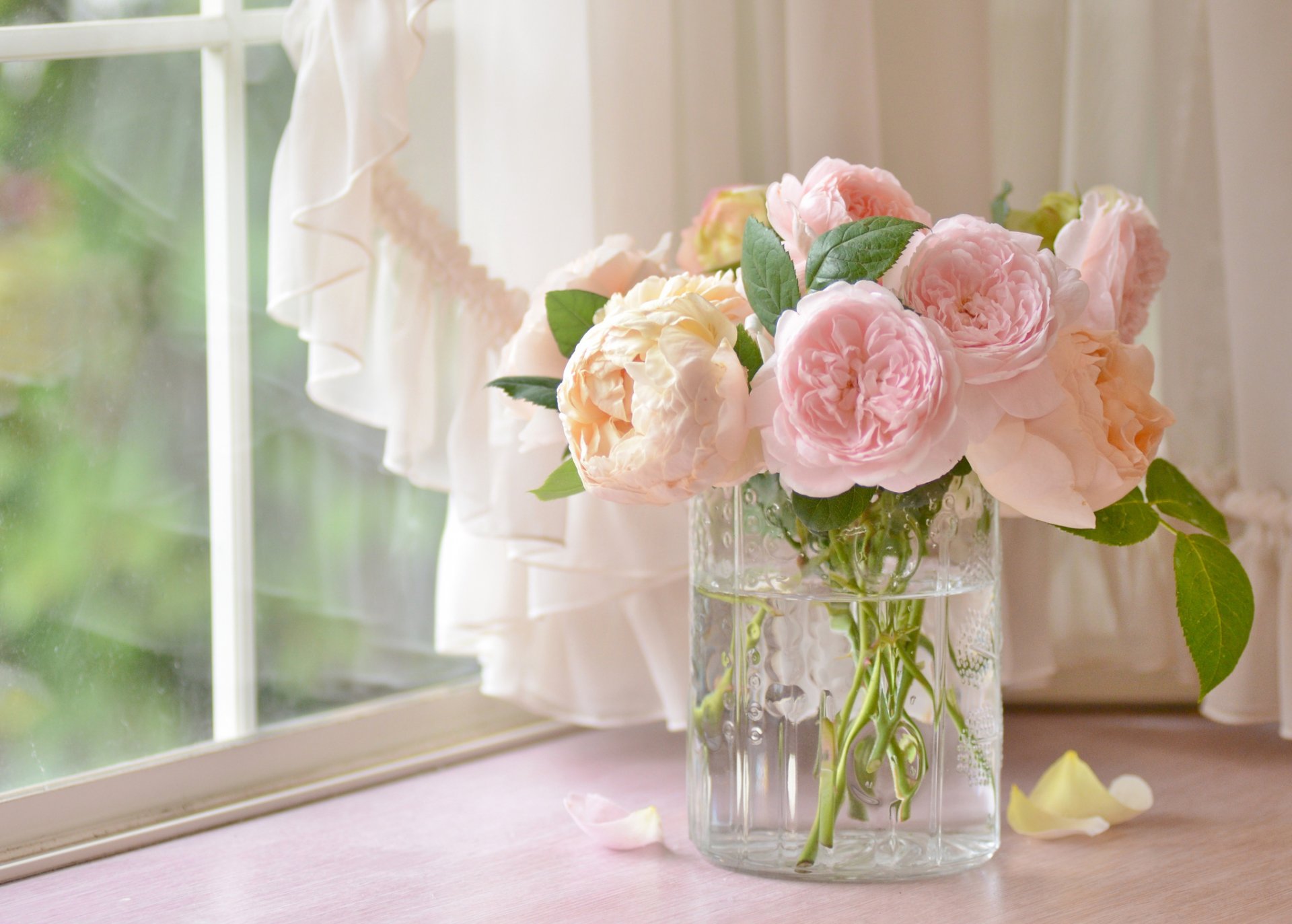 rosen blumenstrauß vase