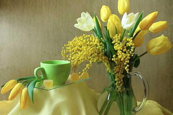 Vaso di fiori e tazza di Still life