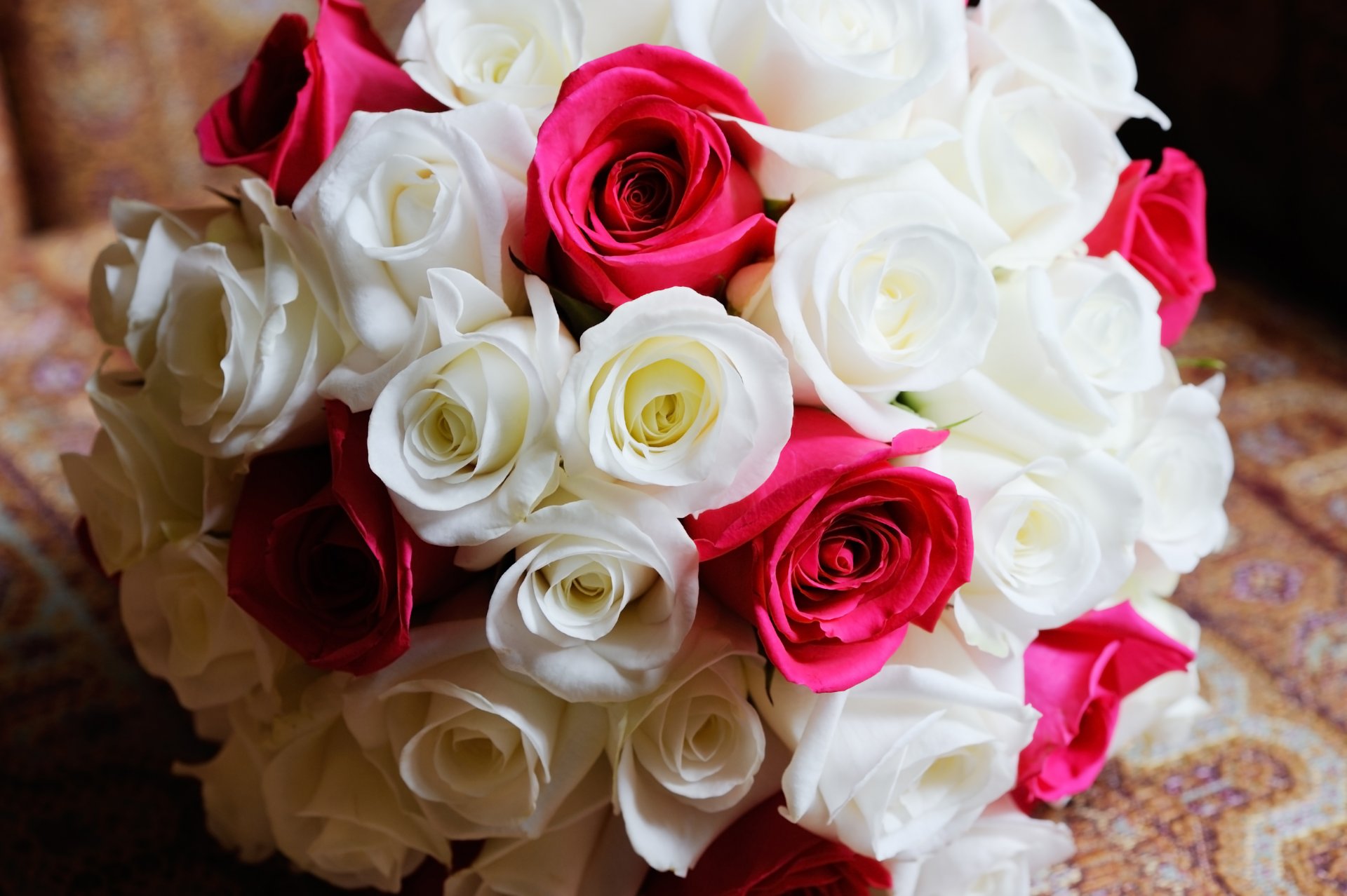 roses white pink bouquet flower