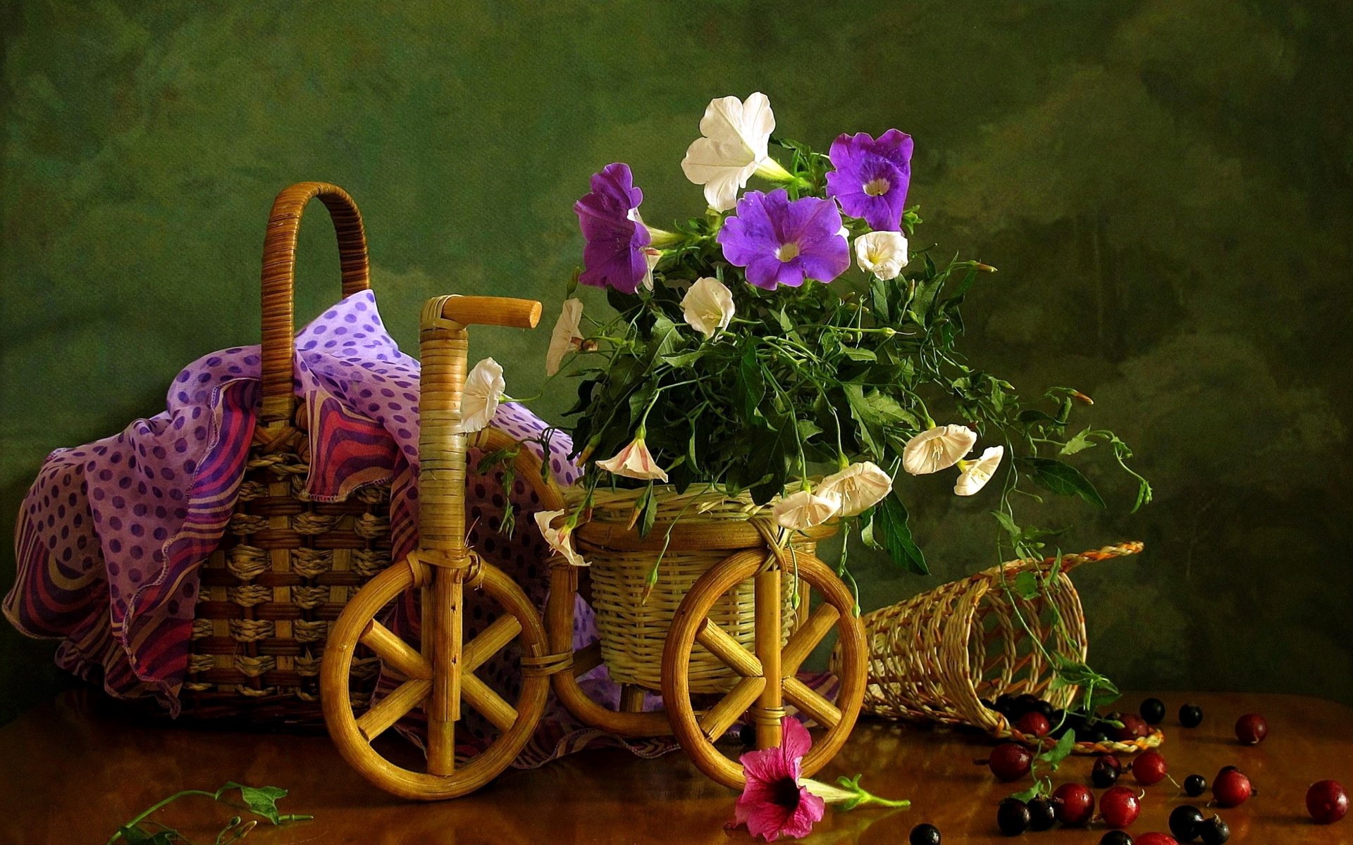 flowers beautiful field garden flower basket basket bindweed bindweed berries currant summer