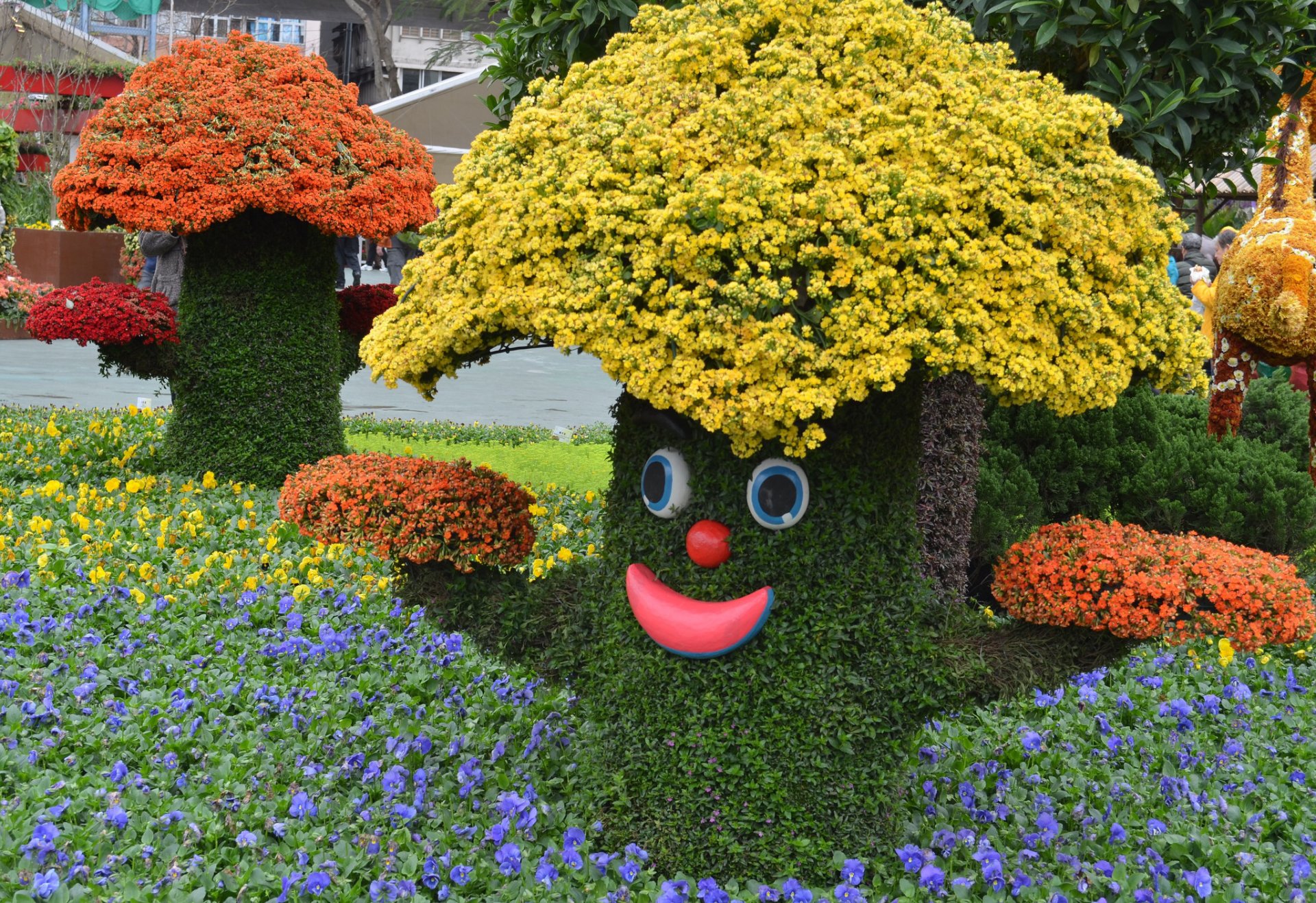 flower bed happy mushroom