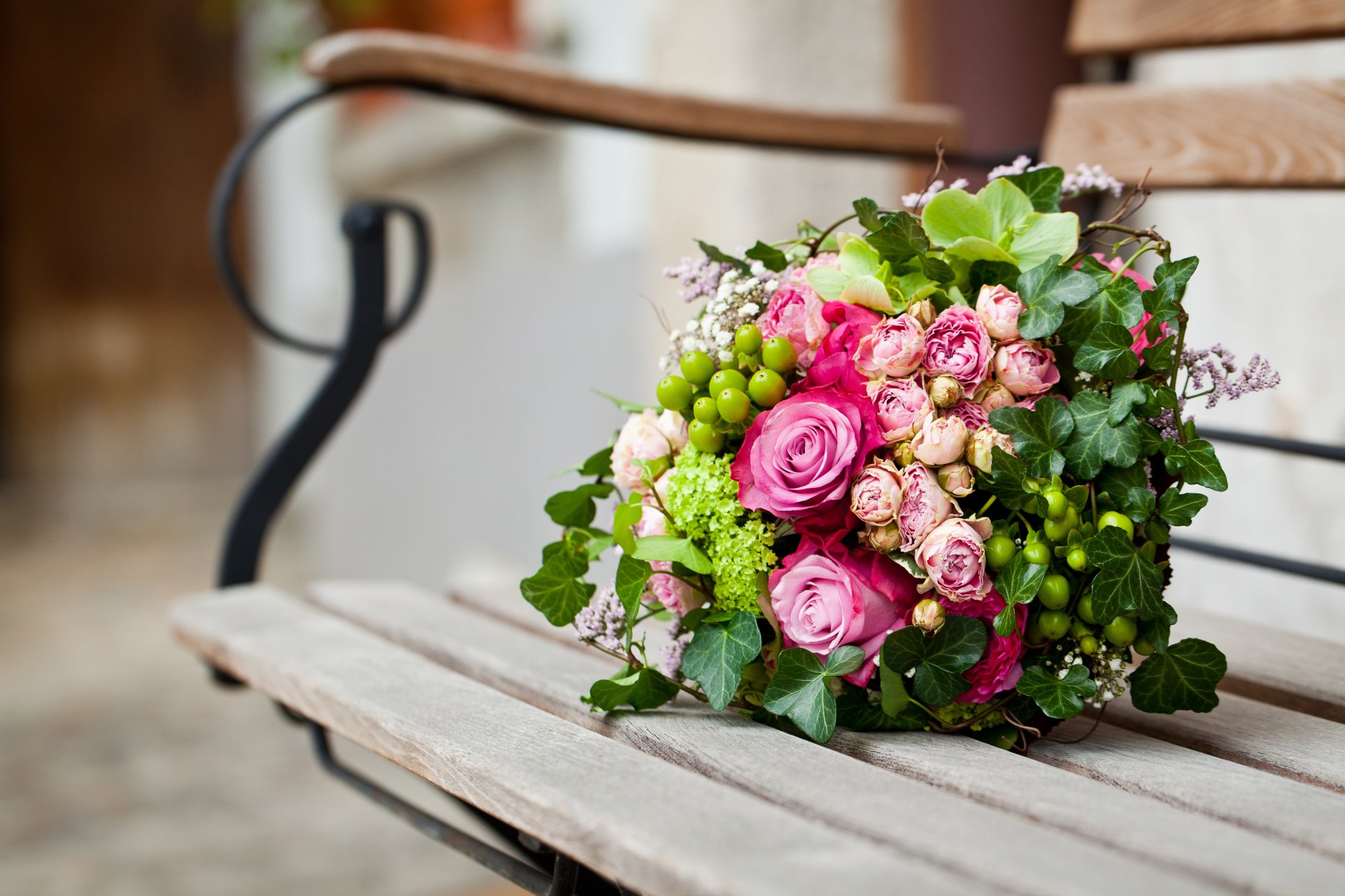 roses pink bouquet flowers leaves bench bench bench