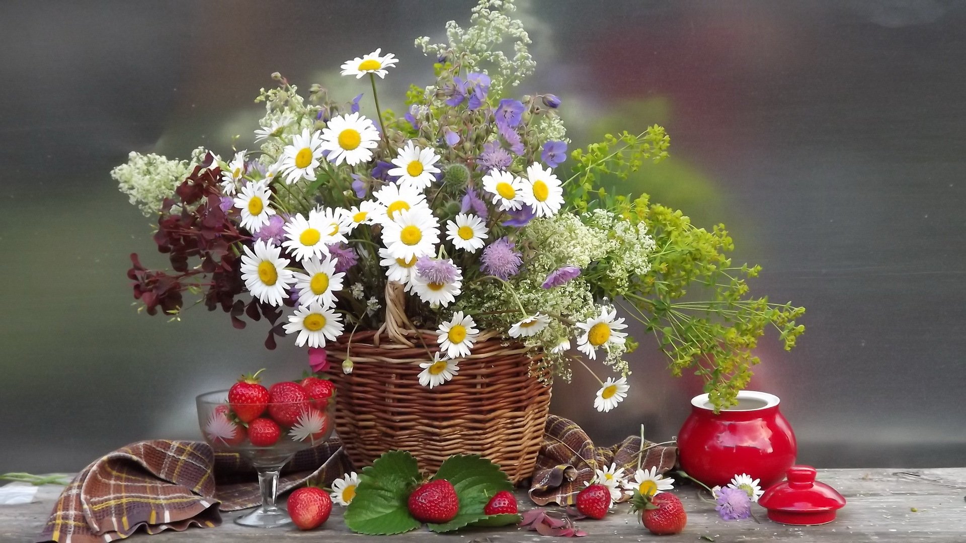 marguerites fleurs fleur bouquet panier panier fraise baies nature été