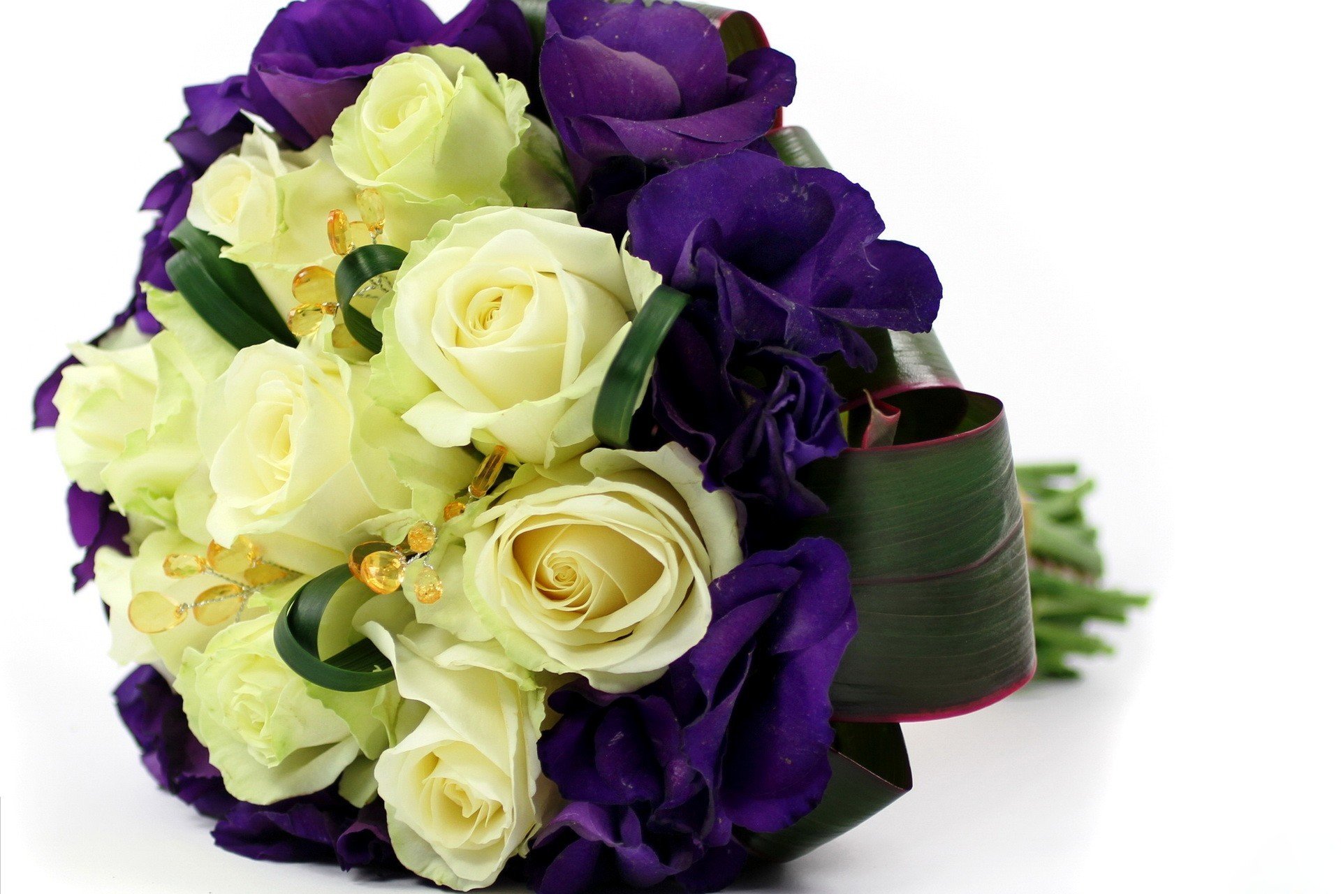 bouquet composition roses yellow purple flower