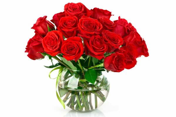 Bouquet of red roses in a jar with water