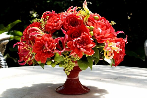 Blumen#blüht#Vase#Dahlien#Rosen#Gloriose#rot