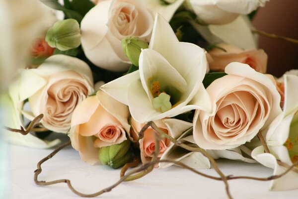 Flores para la boda. Rosas románticas