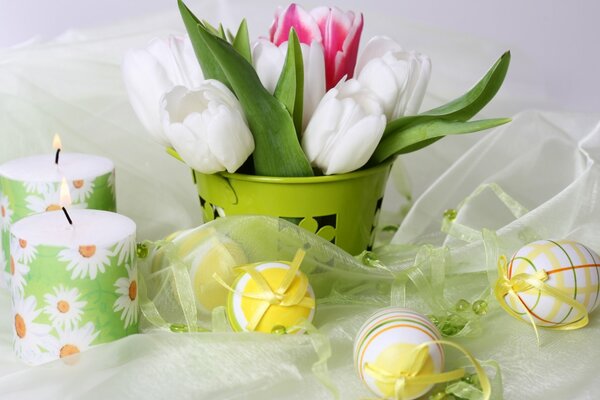 Tulips, candles and eggs: decor for Easter