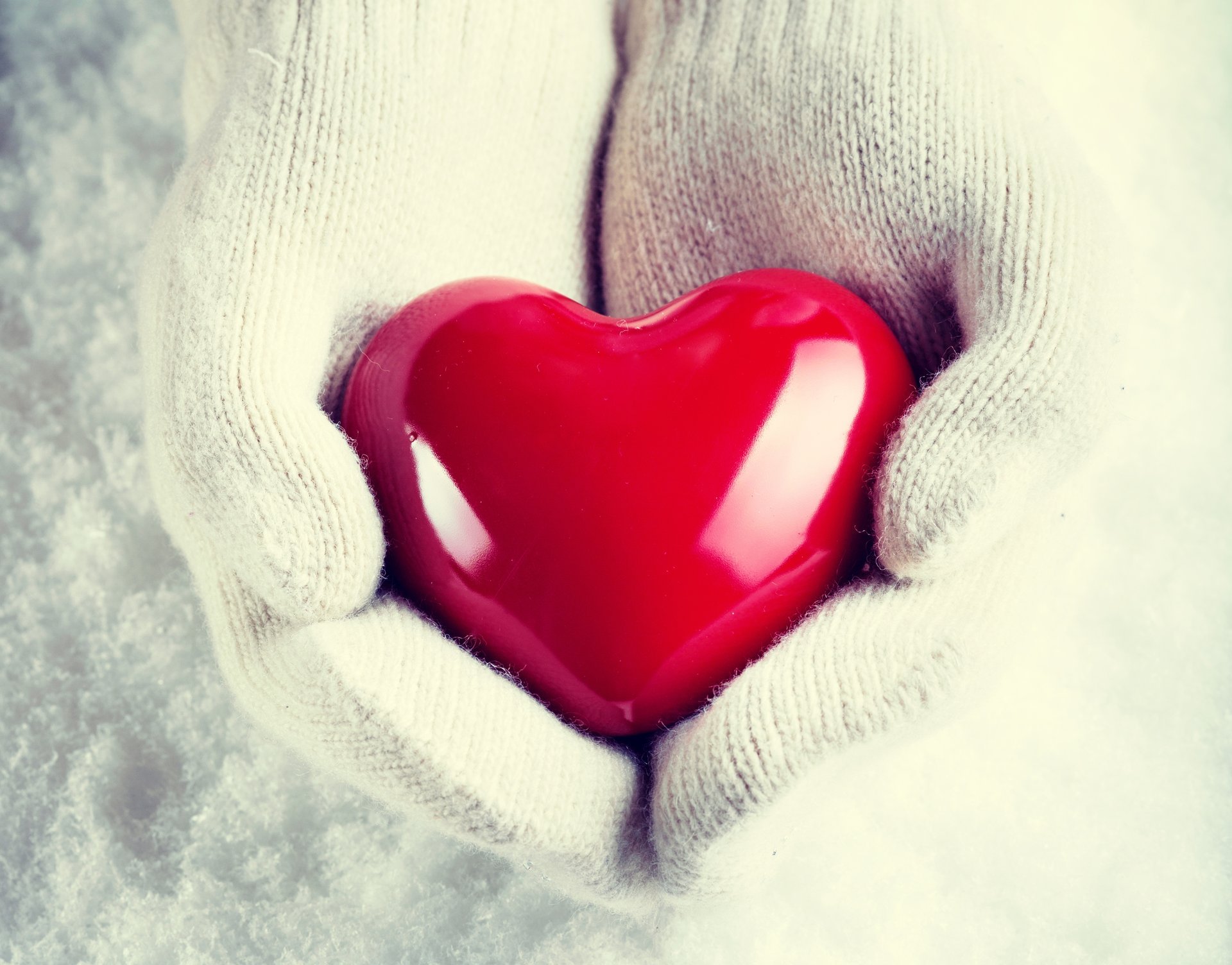 winter snow hands mittens heart love