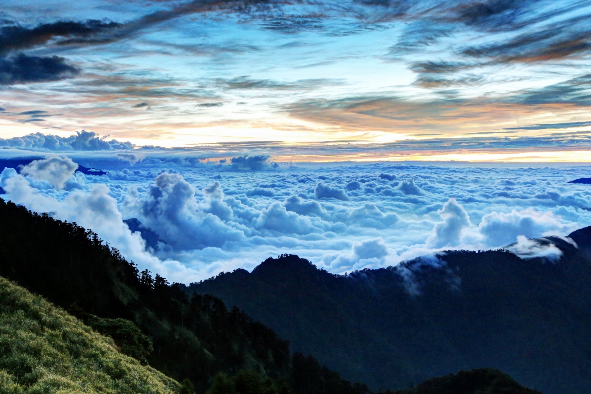 nuages montagnes ciel