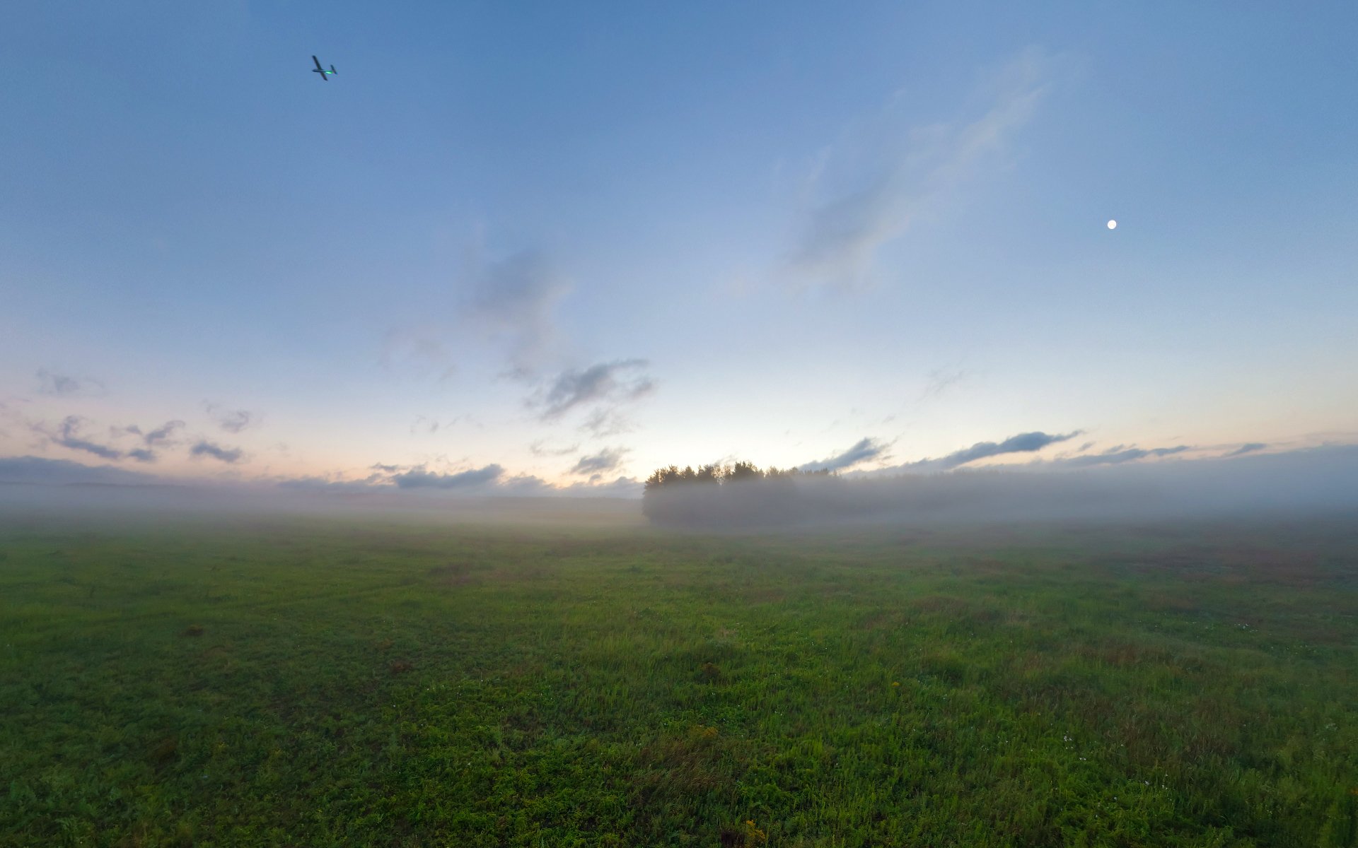 mañana campo niebla luna avión