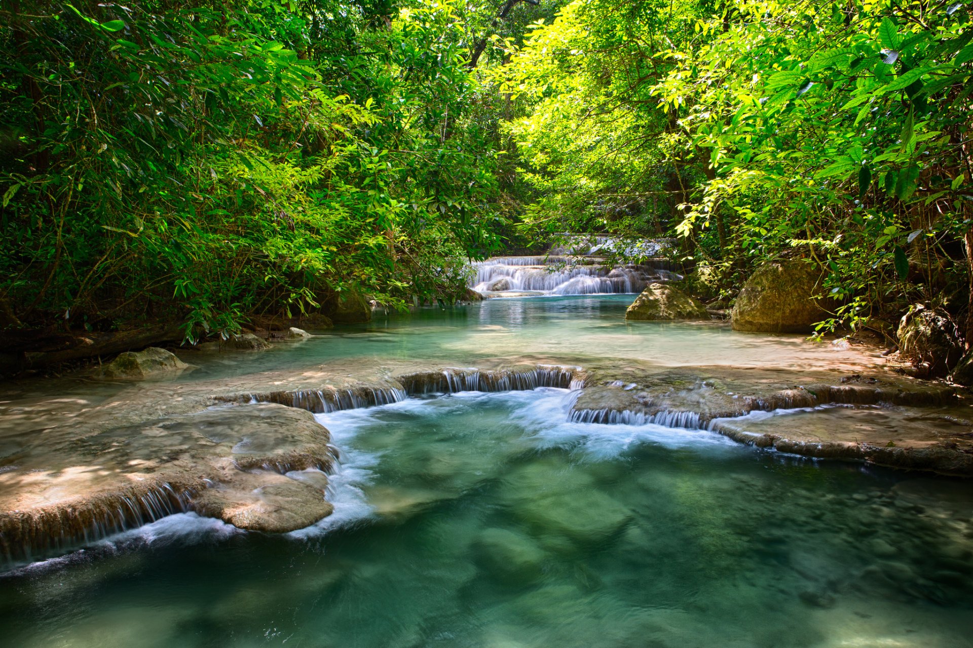 thaïlande rivière cascades verdure arbres feuilles