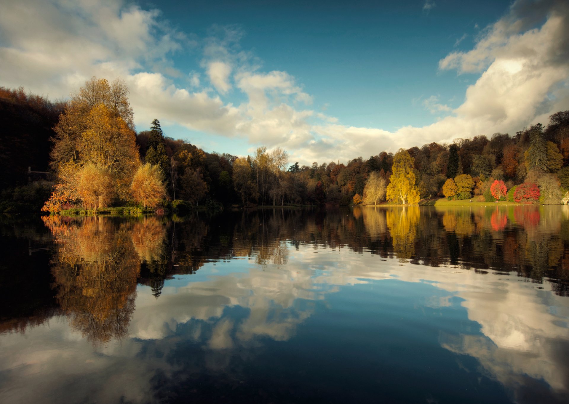 natur herbst see himmel bäume reflexionen