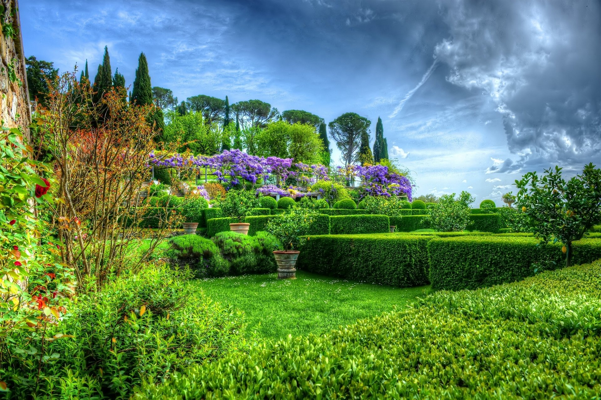 villa la foz chianciano terme italia la foz chianciano terme giardino parco cespugli alberi