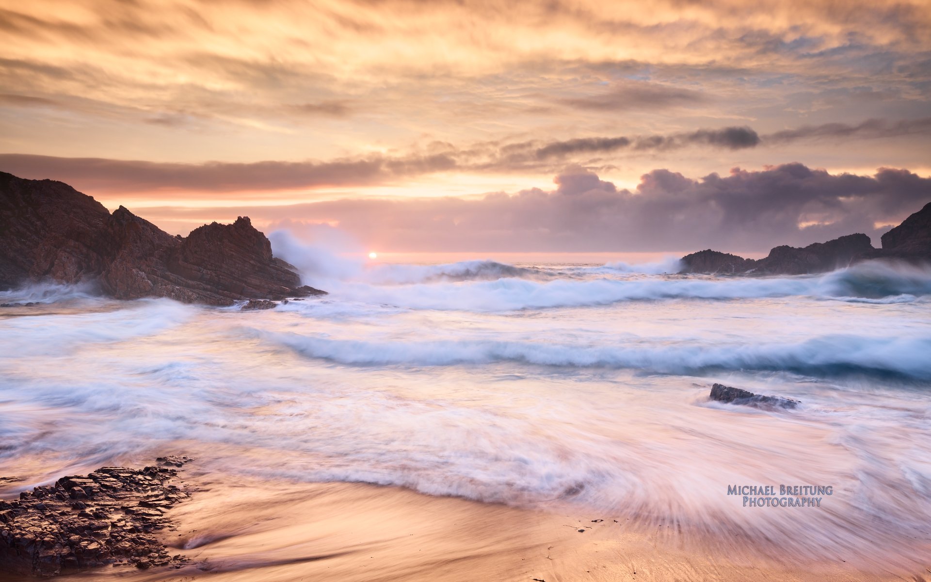 michael breitung irlanda mare onde rocce alba