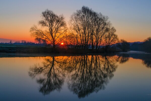 Tramonto nel Regno Unito la sera