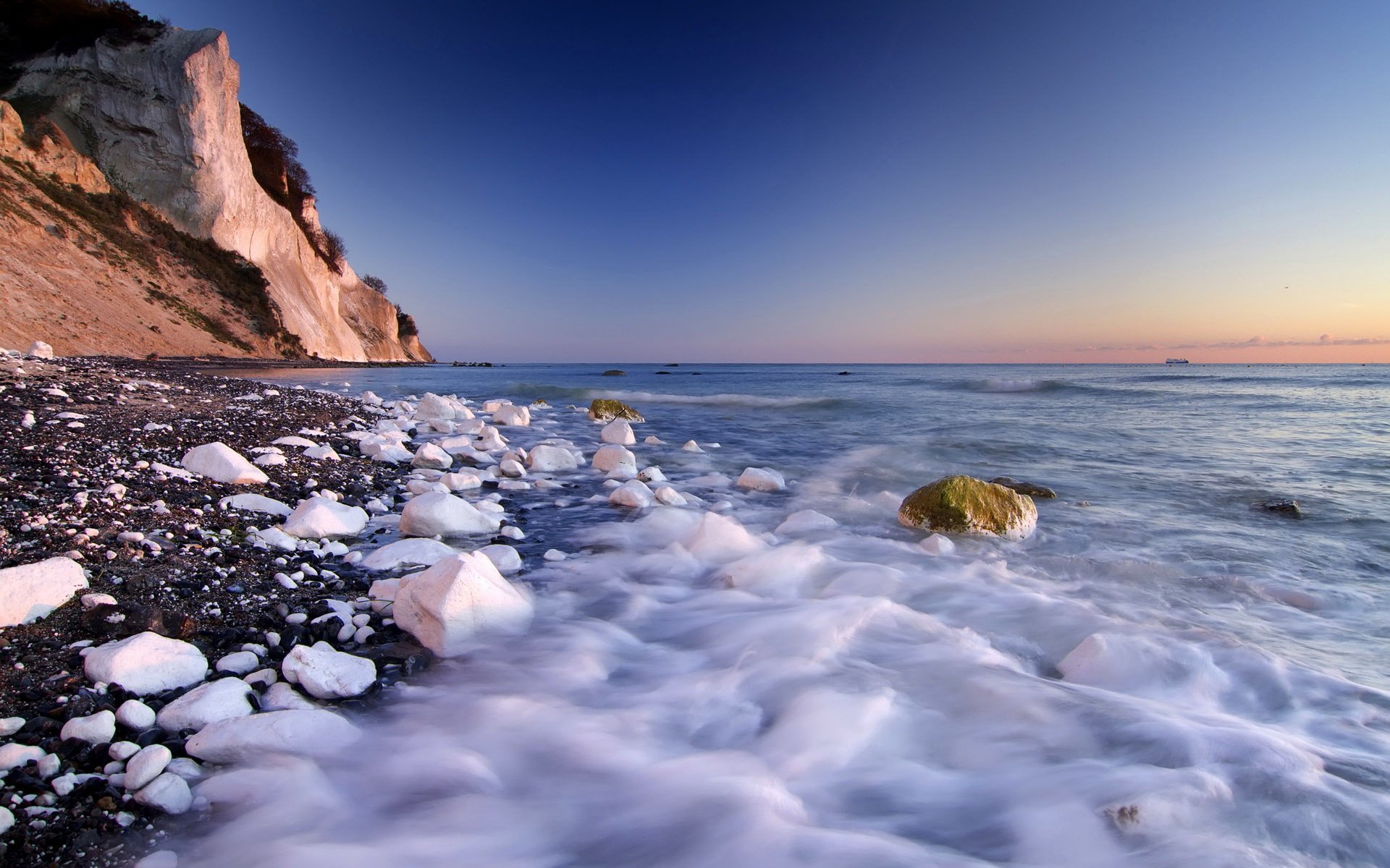 rocce mare costa pietre bianco