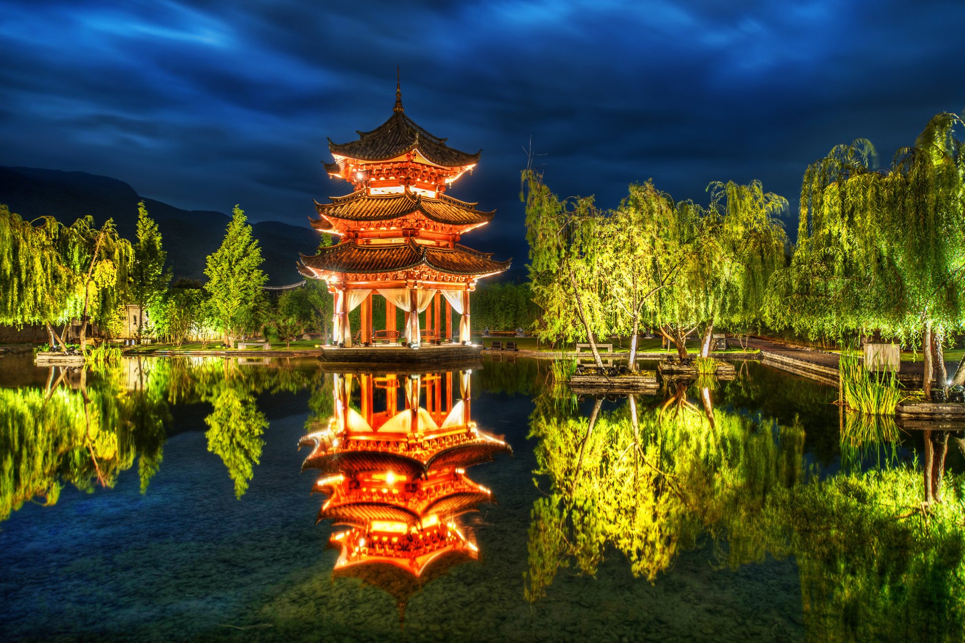 lijiang china park pagode teich bäume reflexion