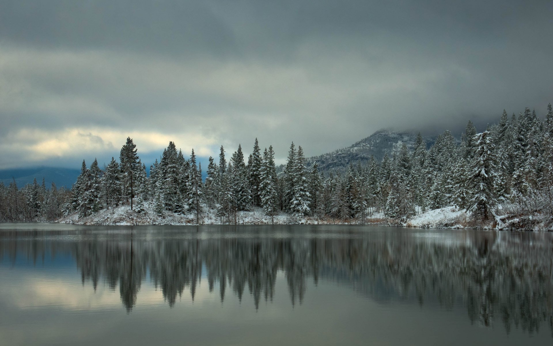 hiver neige lac forêt arbres épinette montagnes réflexion