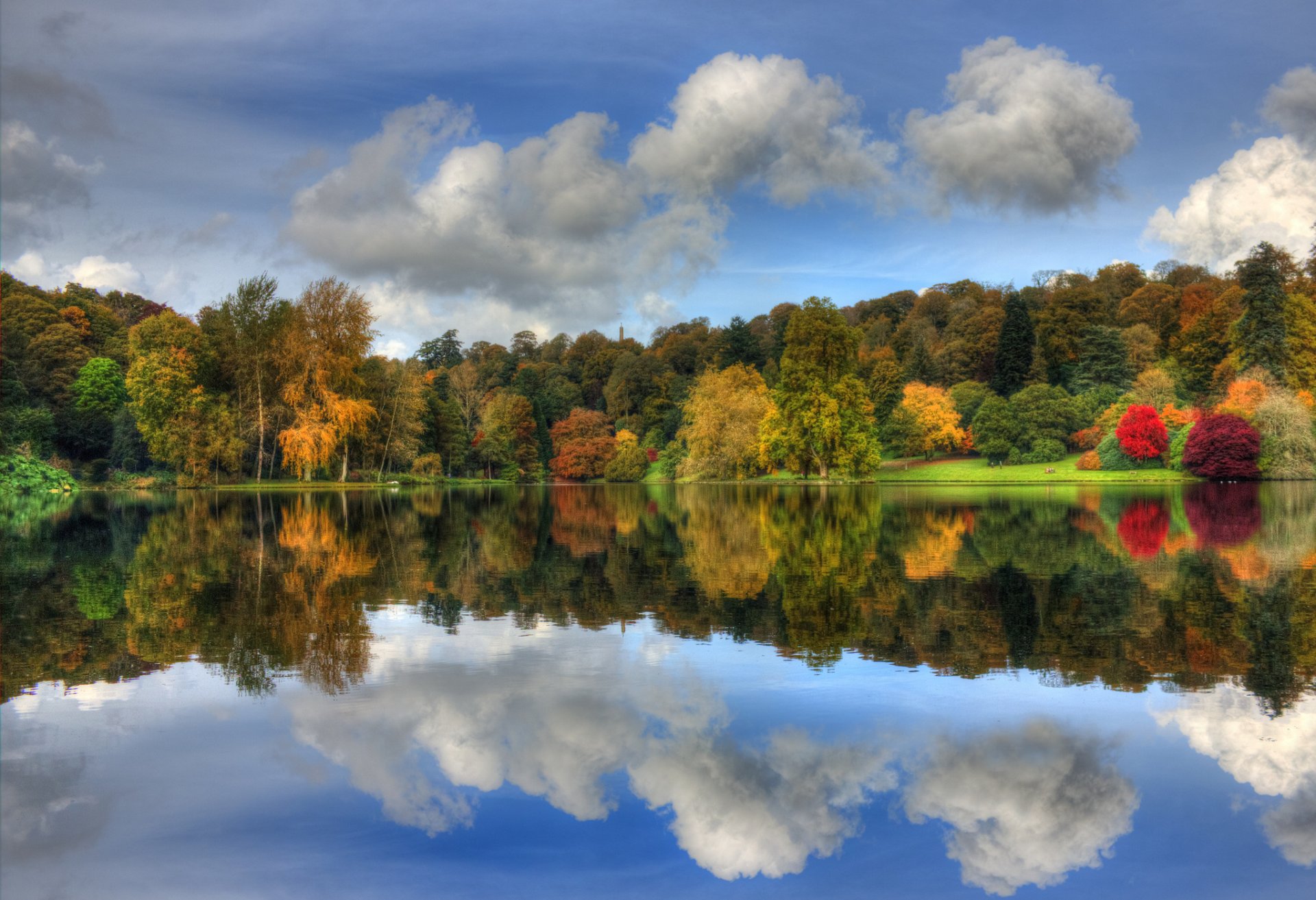 otoño parque árboles colorido follaje cielo nubes lago reflexión