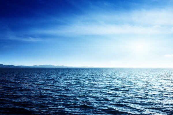 Photo of the horizon between the sky and the sea