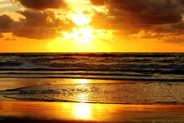 Coucher de soleil dans un endroit ensoleillé