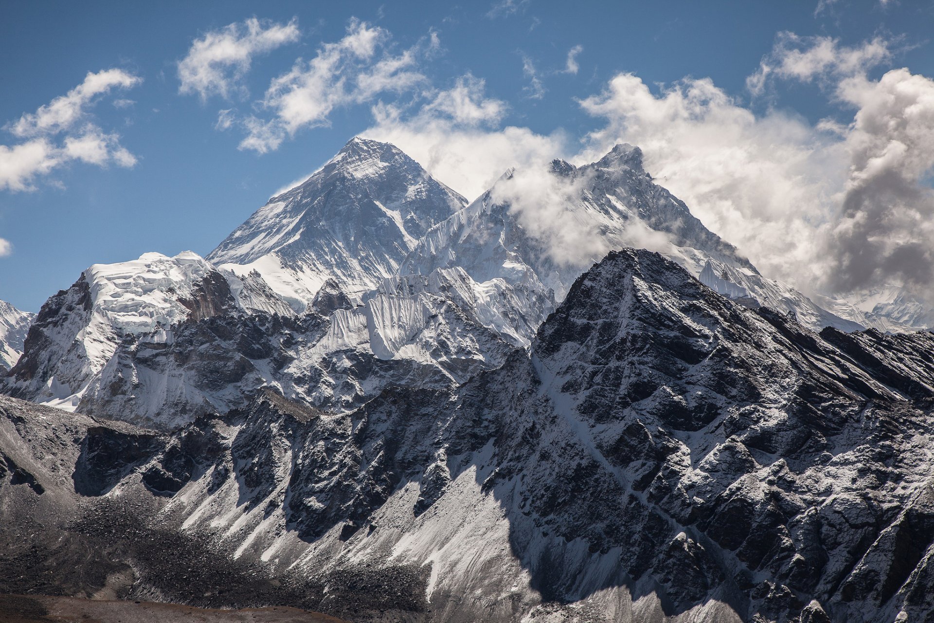 everest jomolungma natura góry śnieg chmury