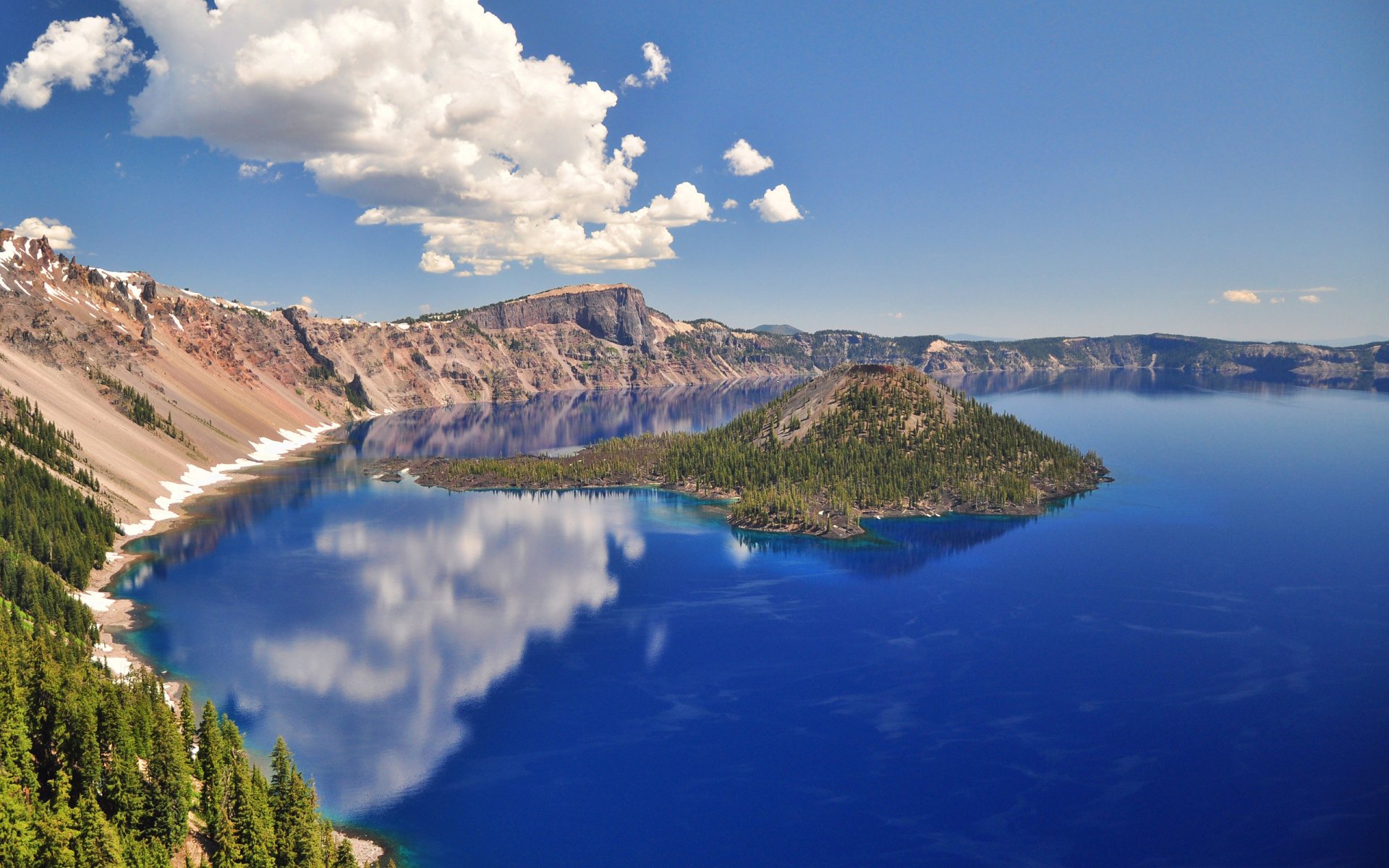 lago cratere isola