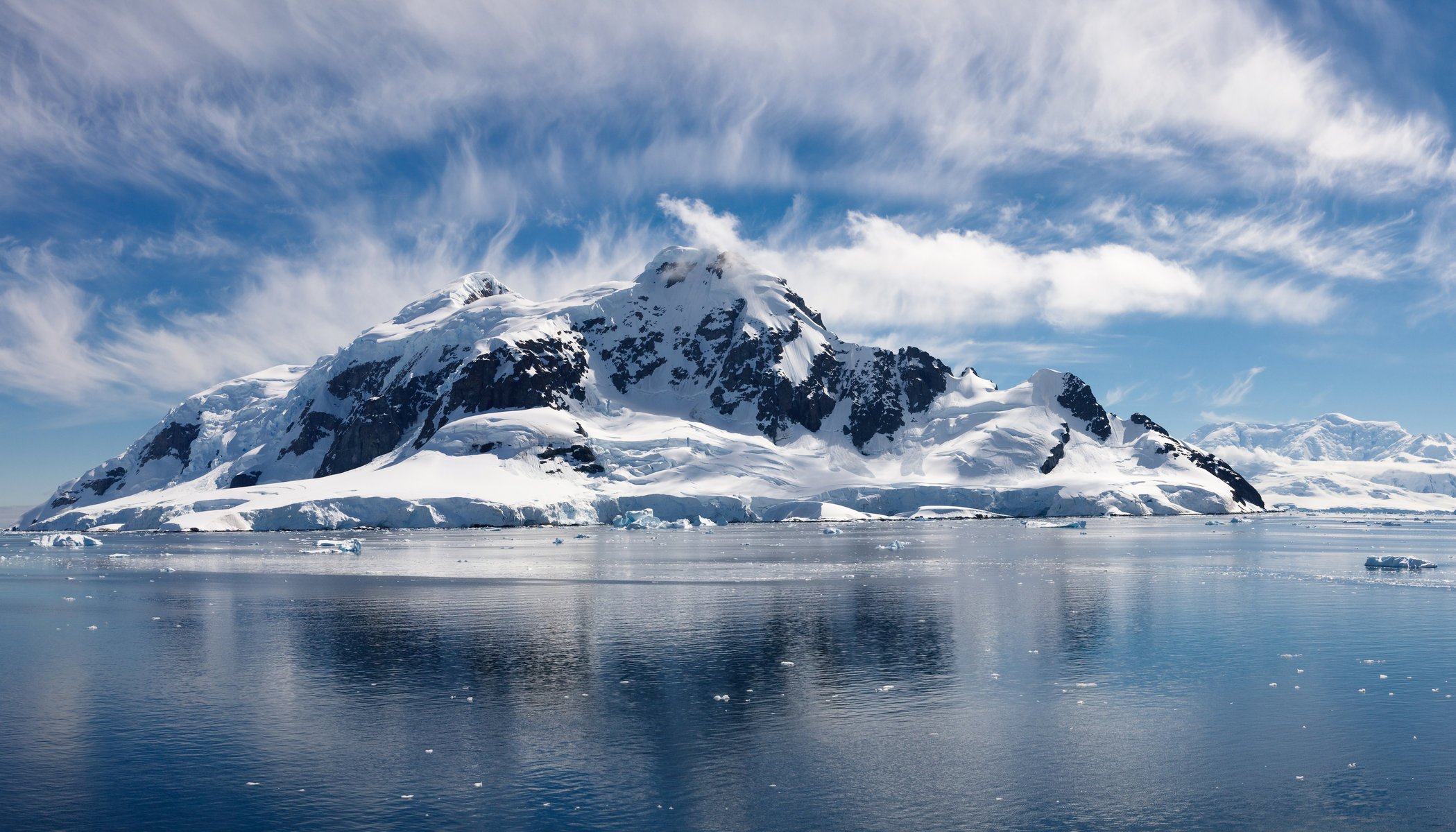 meer berge schnee wolken