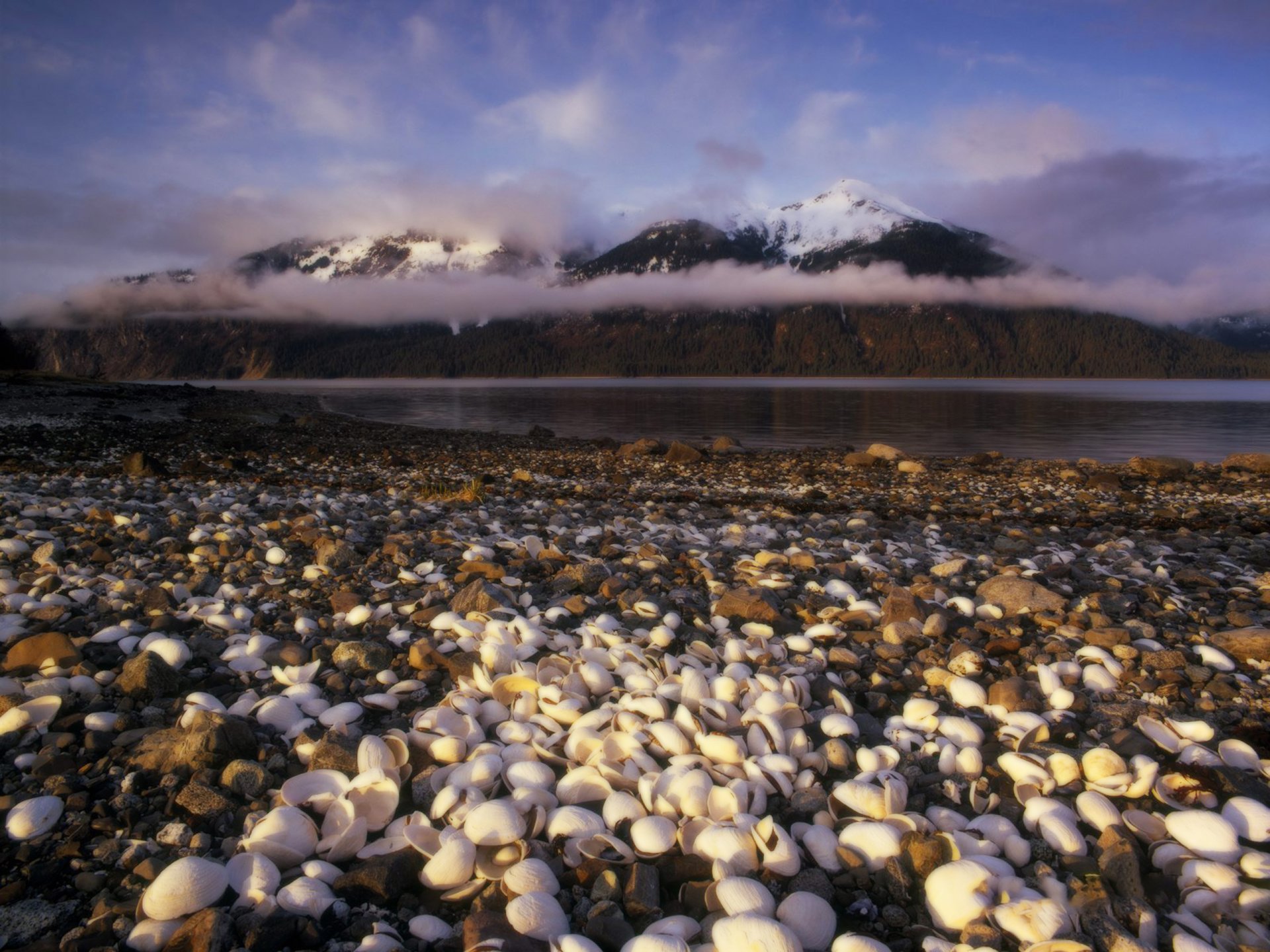 himmel wolken dunst berge bucht ufer muscheln