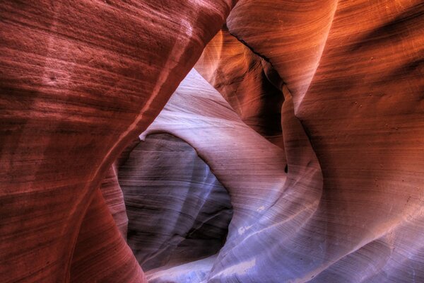 Canyon naturel de la structure pittoresque