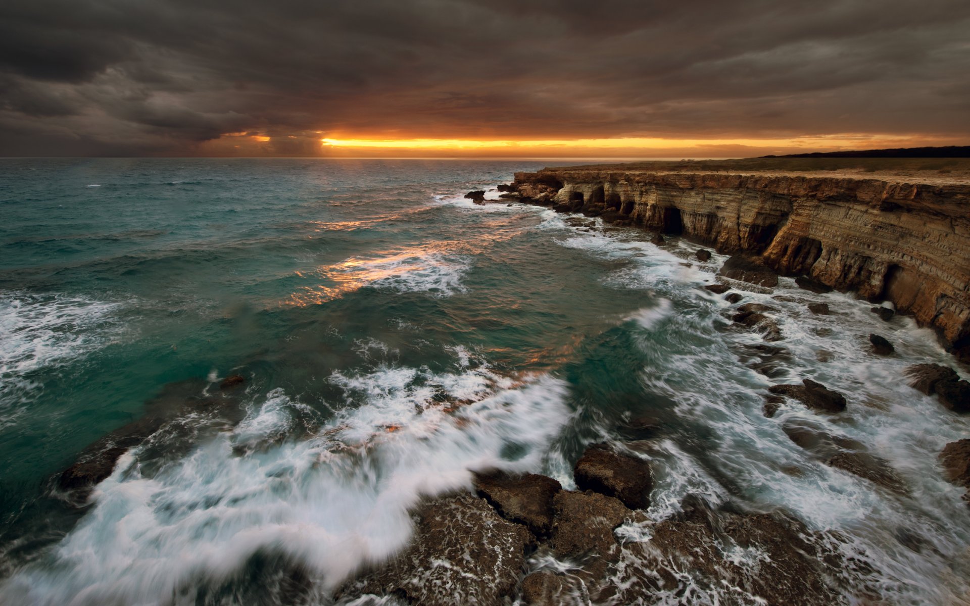 natur landschaft meer wasser wellen felsen sonnenuntergang licht himmel wolken felsen 2560x1600