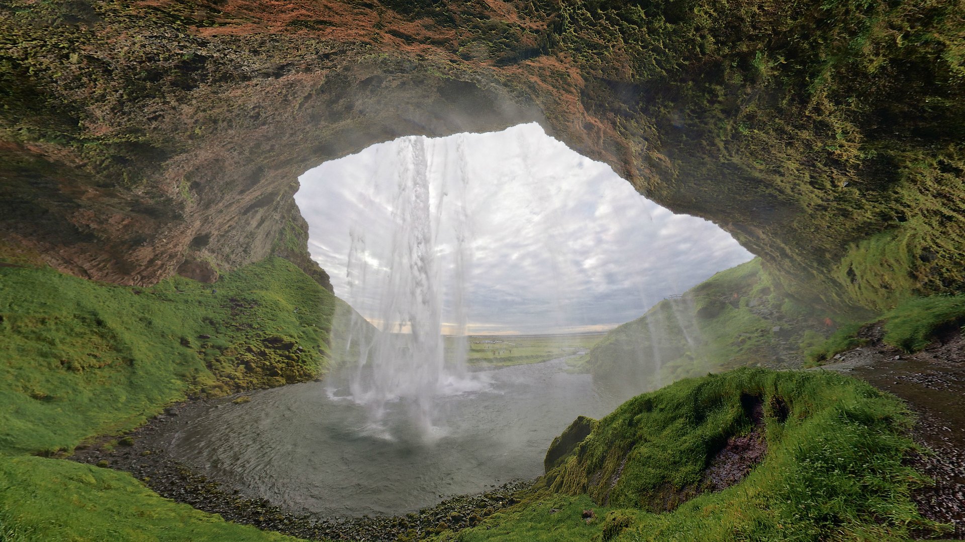 eljalandsfoss wodospad jaskinia islandia