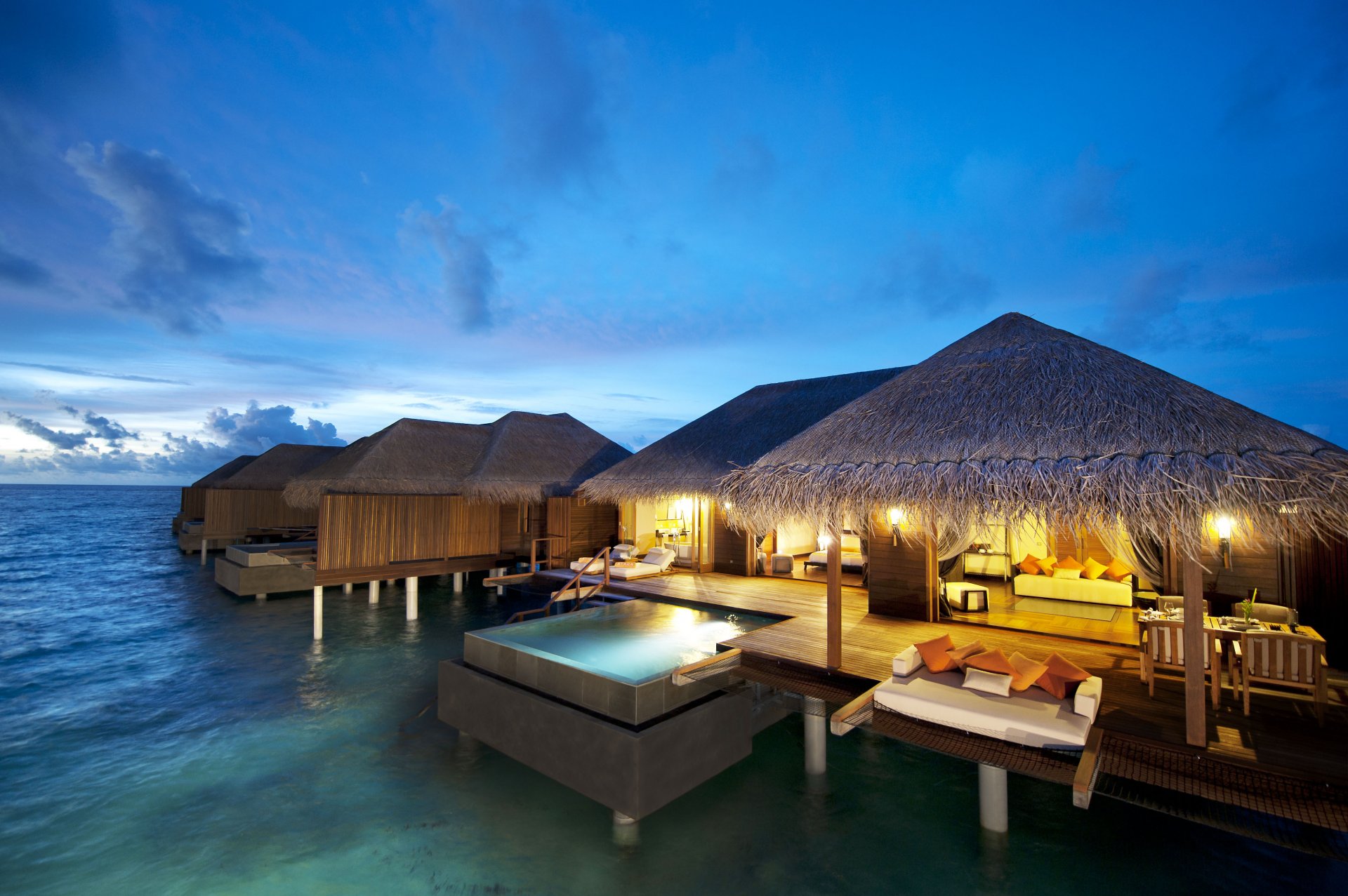 maldive ayada hotel piscina oceano indiano